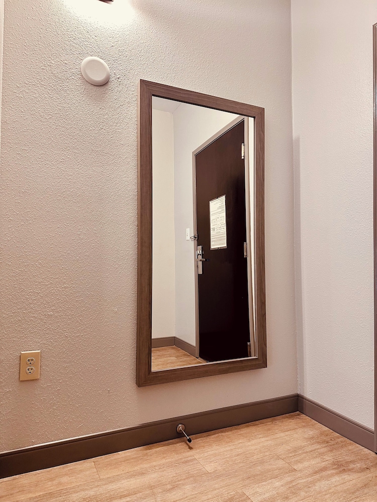 Holiday Inn Express Hotel & Suites Hinesville East Fort Stewart - photo 36