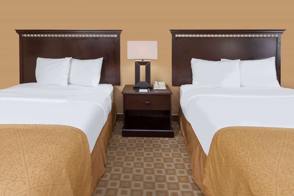 Days Inn by Wyndham Sherman - photo 13