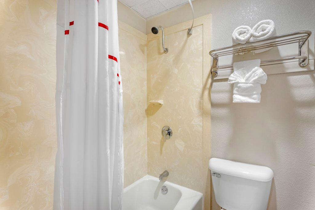 Red Roof Inn Hope - photo 35