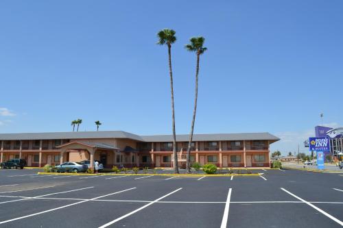 Deluxe Inn and Suites Weslaco - photo 24