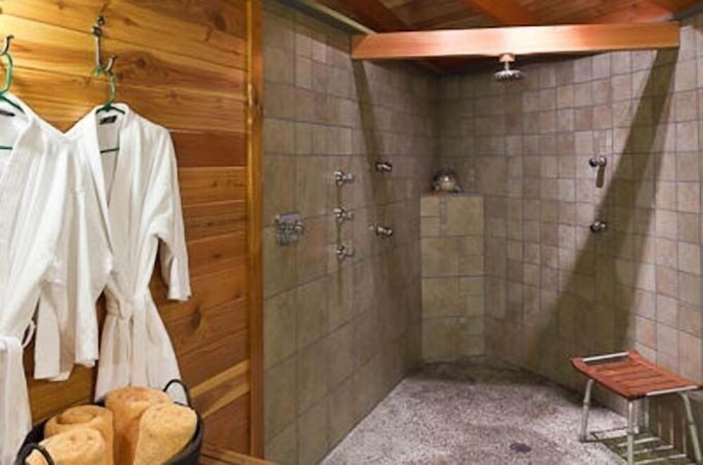 Stormking Hotel at Mt. Rainier - photo 16