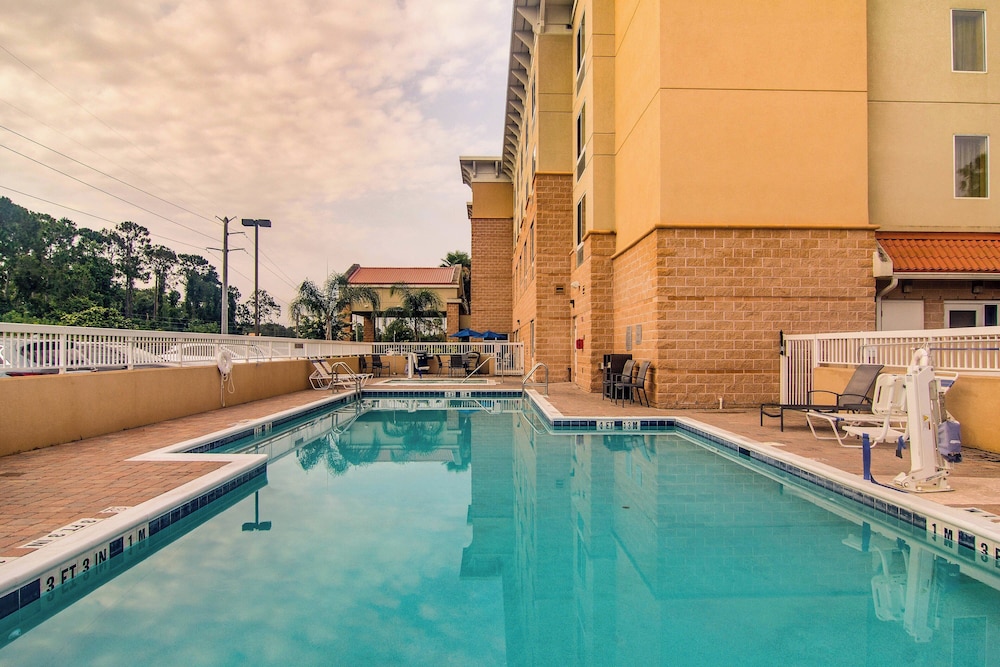 Fairfield Inn & Suites Palm Coast I 95 - carbon neutral hotel in Palm Coast