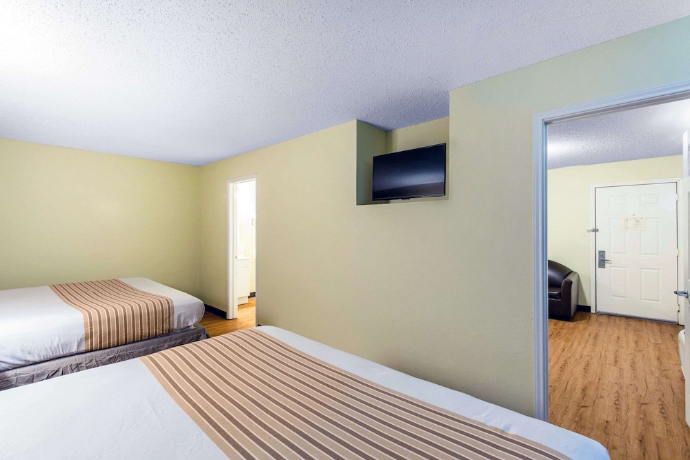 Hawthorn Extended Stay by Wyndham Lewisville - photo 4