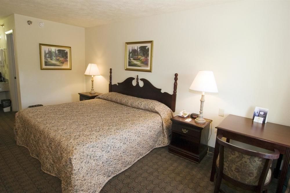 Best Western Oak Tree Inn - photo 17