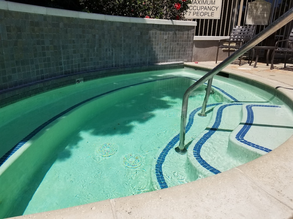 Hilton Garden Inn Oxnard Camarillo - photo 42