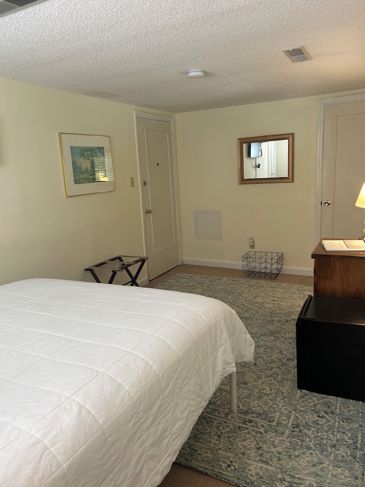 Inn at Oriental - photo 15