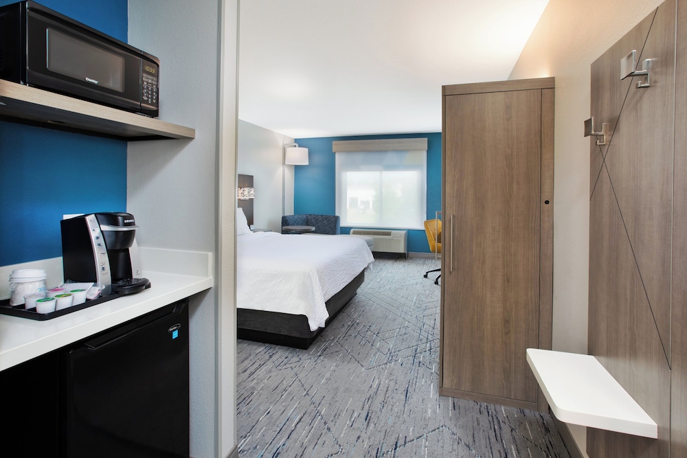 Holiday Inn Express & Suites W. Monroe by IHG - photo 11