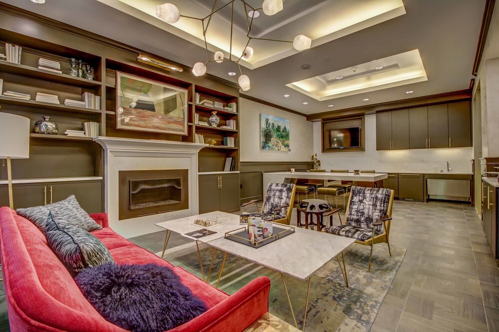Apartment in Portland's Cultural Dist. — 4-Star Luxury Hotel in Portland, United States
