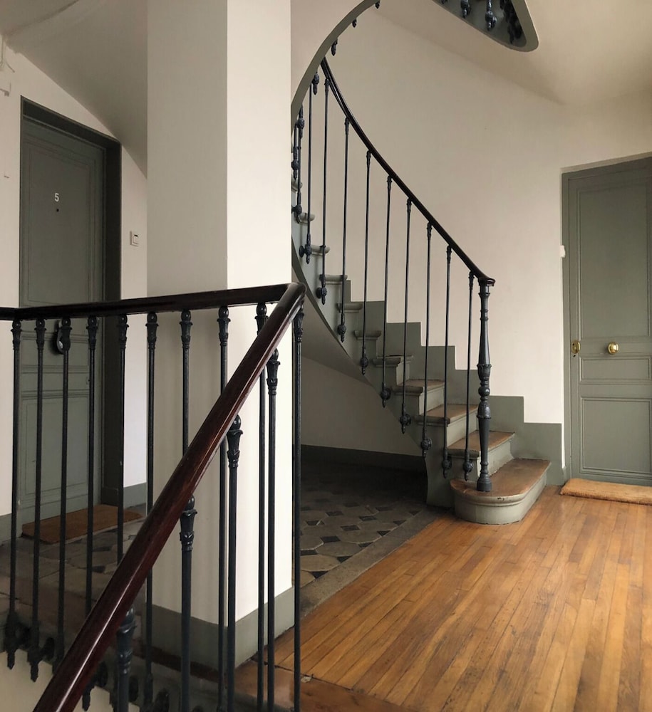 1596 Nazareth — 4-Star Luxury Hotel in Paris, France