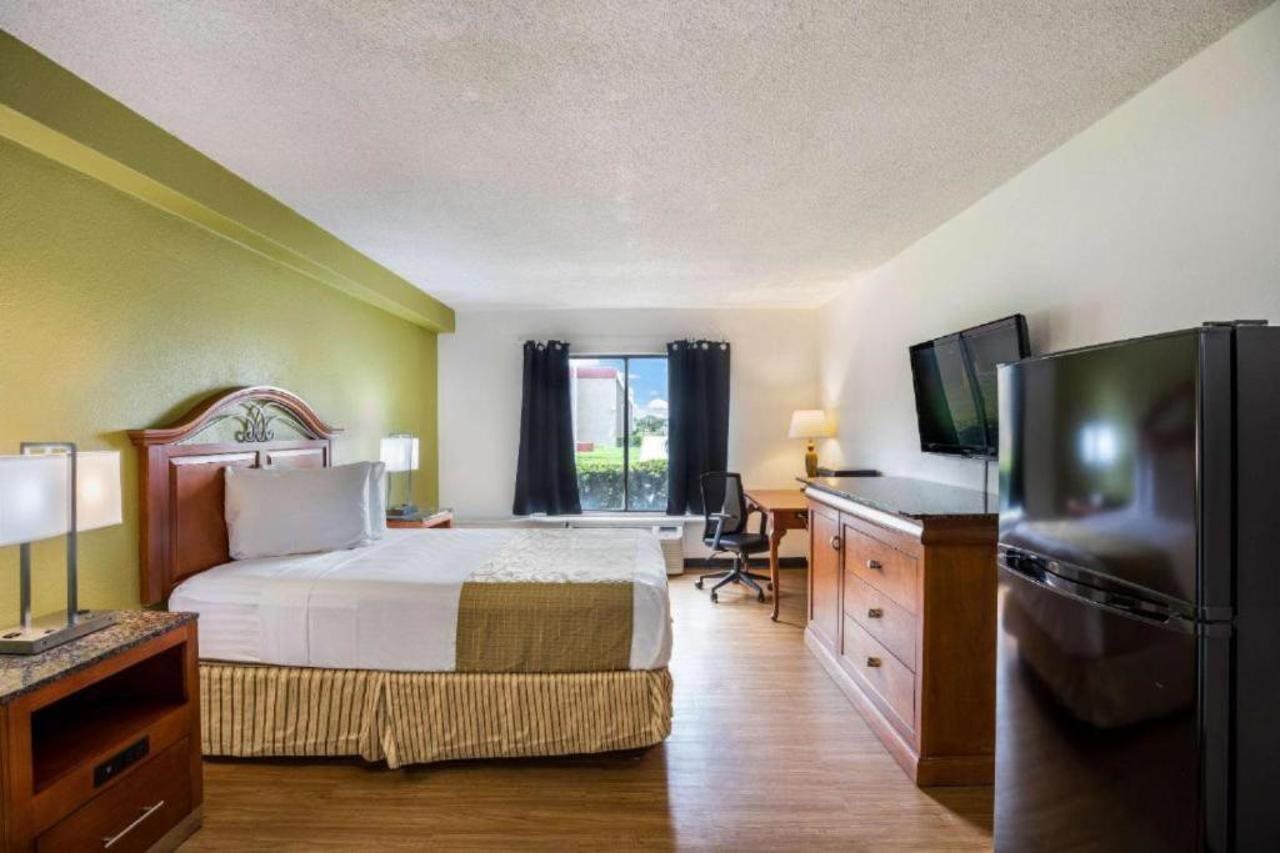 OYO Hotel Orlando Airport - photo 9