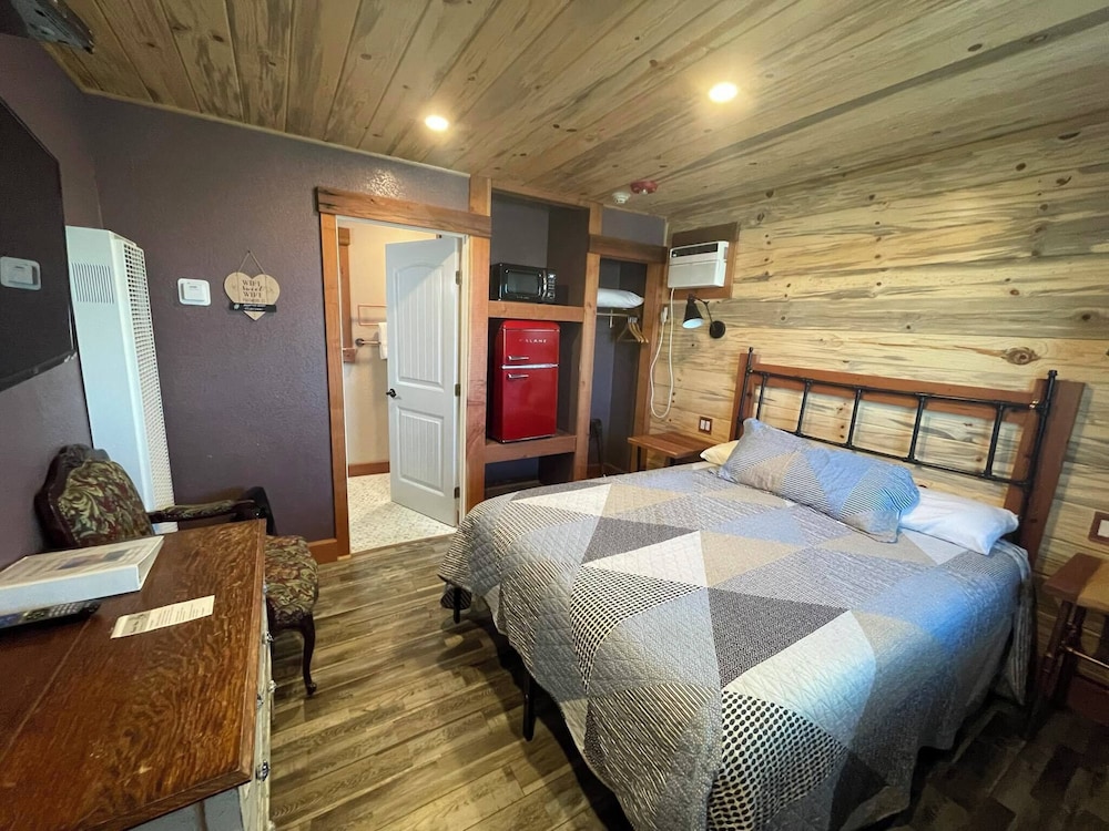 Sugarloaf Mountain Motel - photo 23