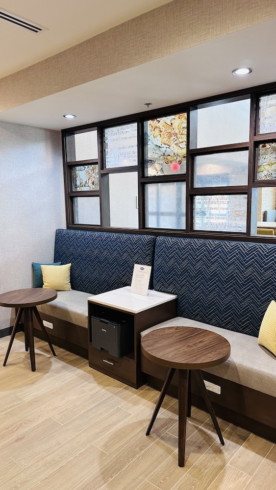 Hampton Inn & Suites Weatherford - photo 102