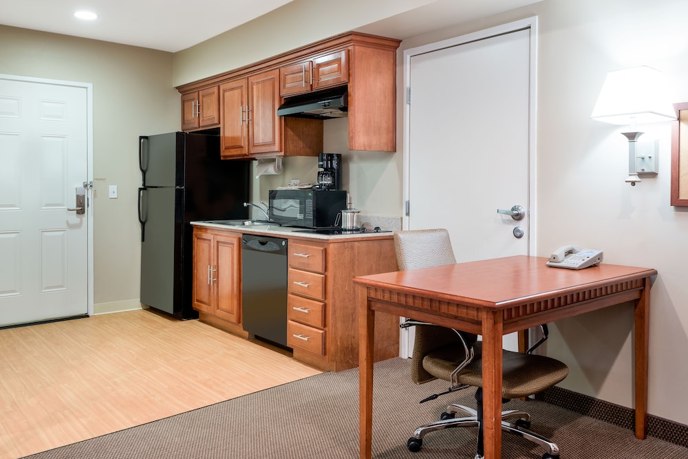 Candlewood Suites LAX Hawthorne by IHG - photo 12