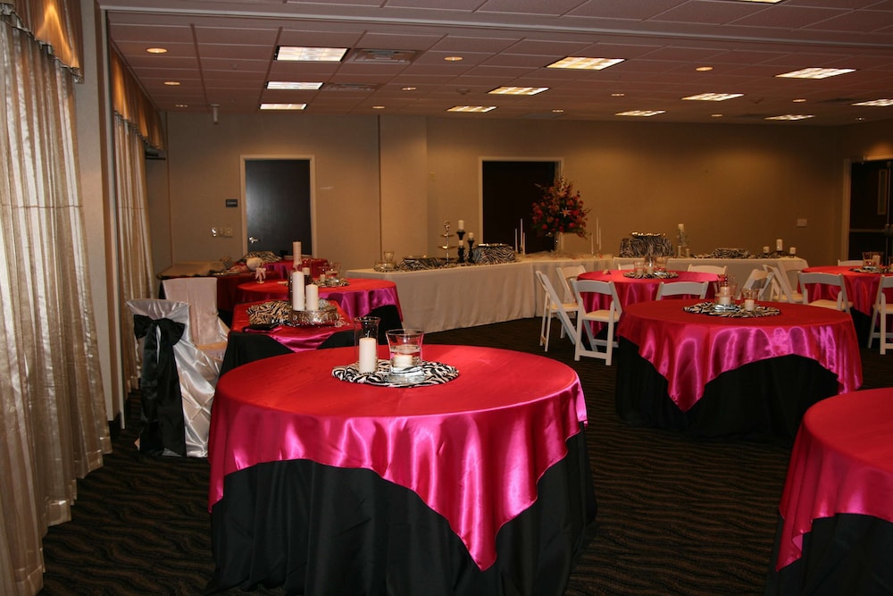 Hampton Inn Jacksonville Anniston Area - photo 48