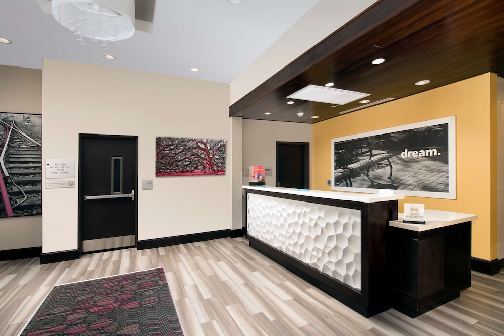 Hampton Inn Huntsville Village of Providence - photo 2