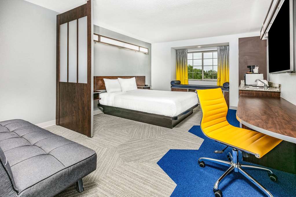 Microtel Inn & Suites by Wyndham Austin Airport - photo 21