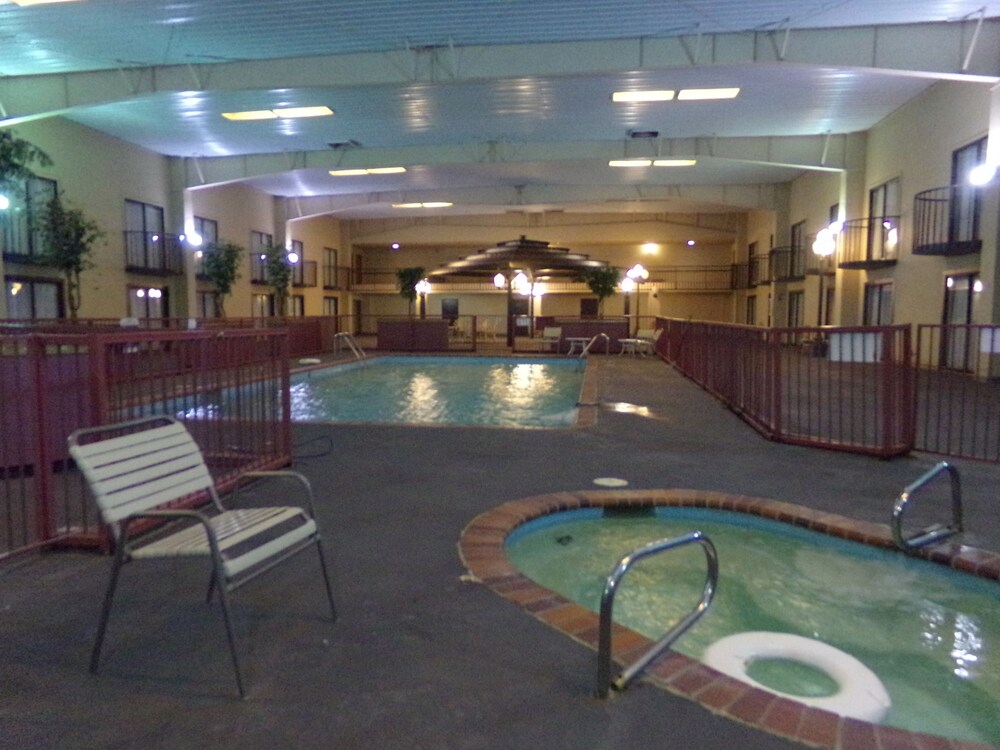 Regency Inn & Suites Altus OK - photo 12