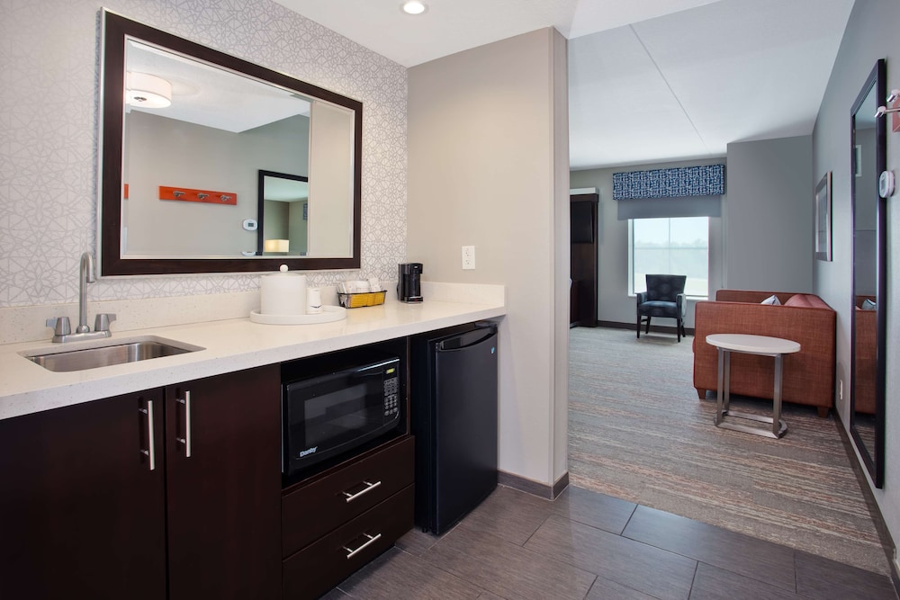 Hampton Inn & Suites Columbia Southeast Ft. Jackson - photo 17
