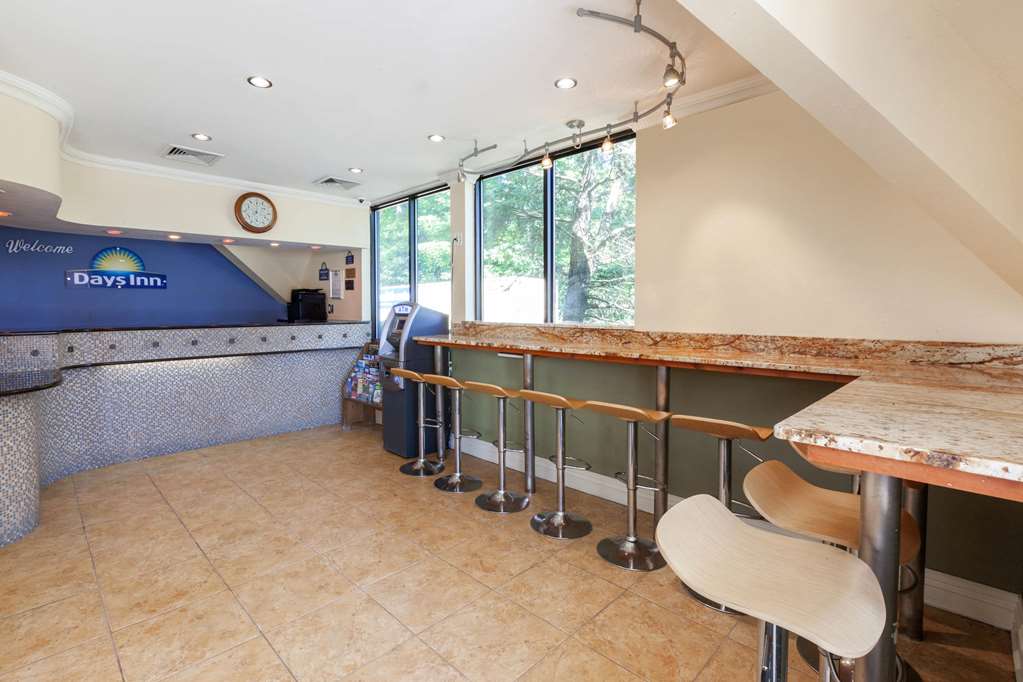 Days Inn by Wyndham Nanuet Spring Valley - photo 3