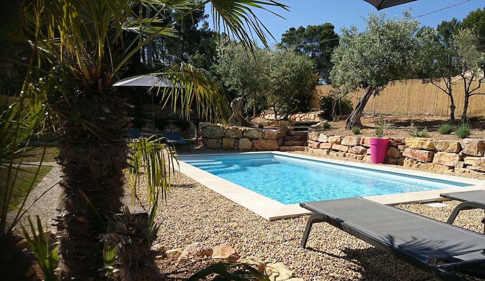 La Villa aux Oliviers — 4-Star Luxury Hotel in Flayosc, France
