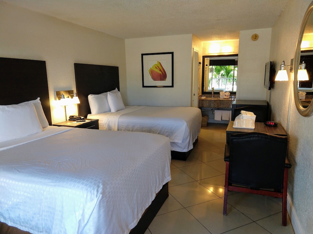 Red Carpet Inn Airport and Cruise Port Hotel Fort Lauderdale - photo 17