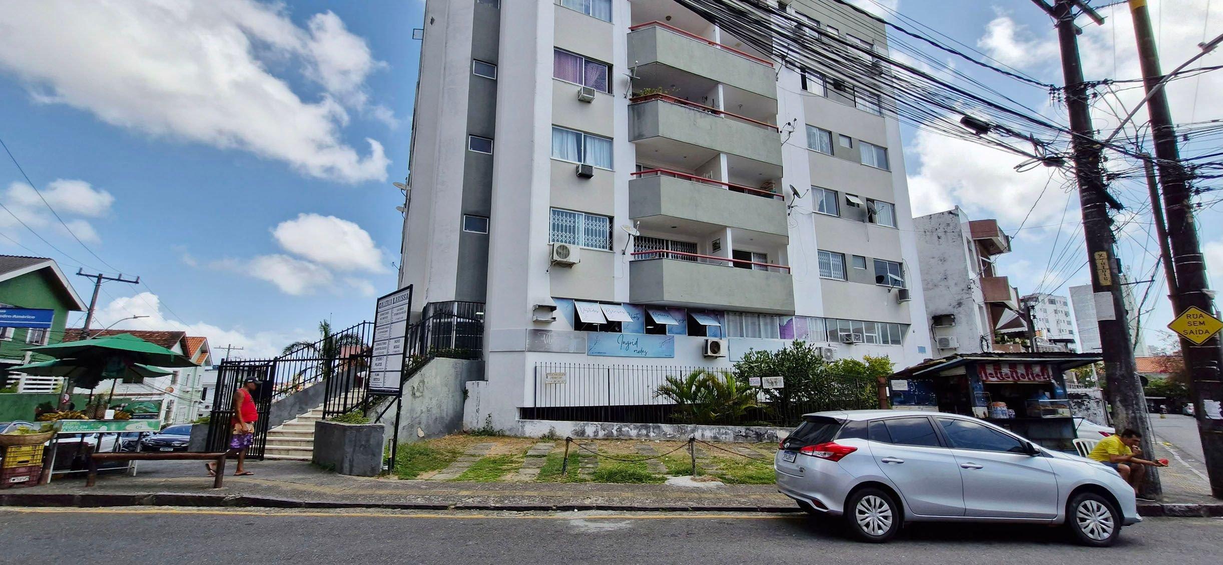 CONAZ0100 Edifício Larissa — 4-Star Luxury Hotel in Salvador, Brasil