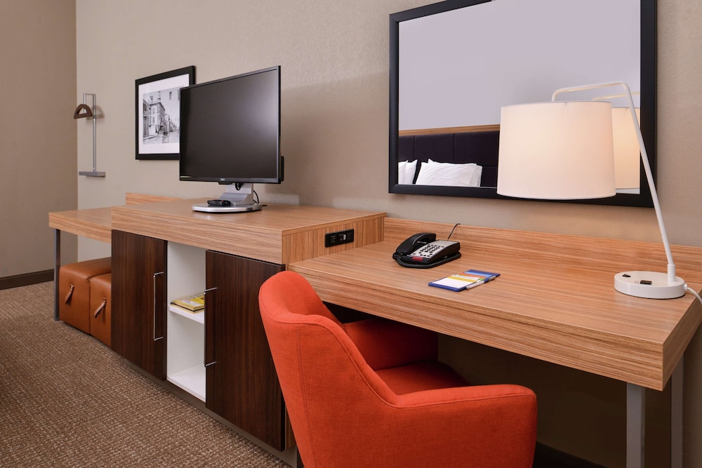 Hampton Inn & Suites Woodland Sacramento Area - photo 23