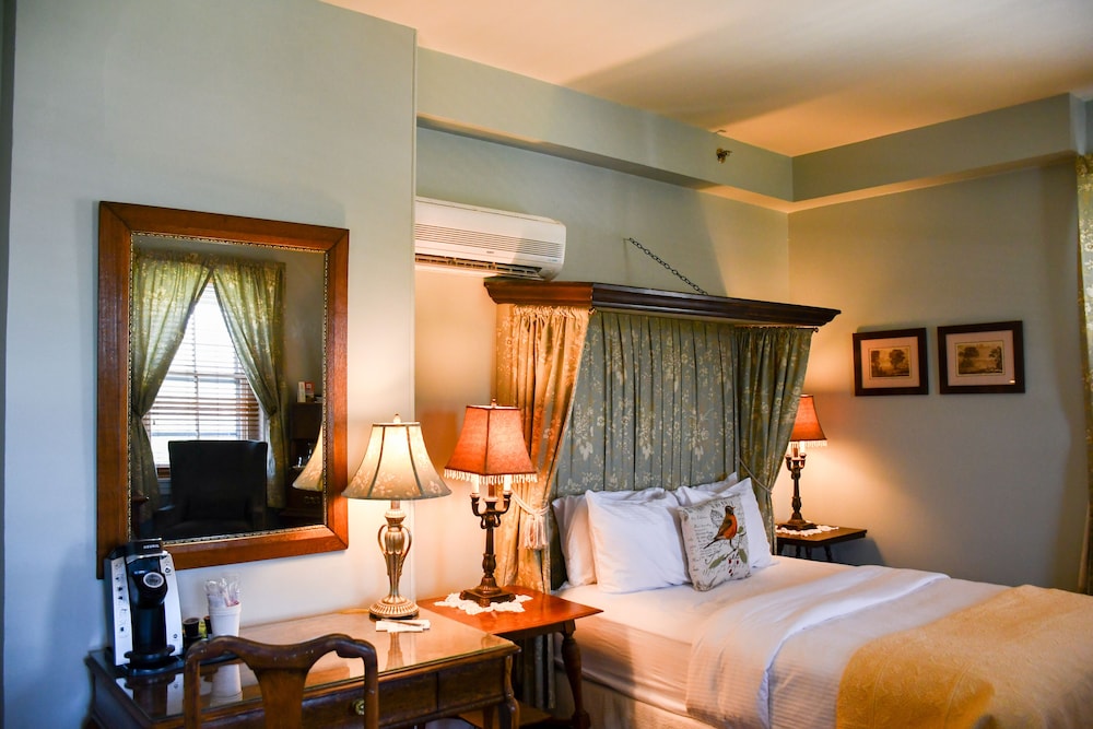 The Sayre Mansion Inn - photo 16