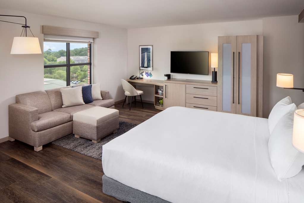 Hyatt Place Mount Pleasant Towne Centre - photo 17