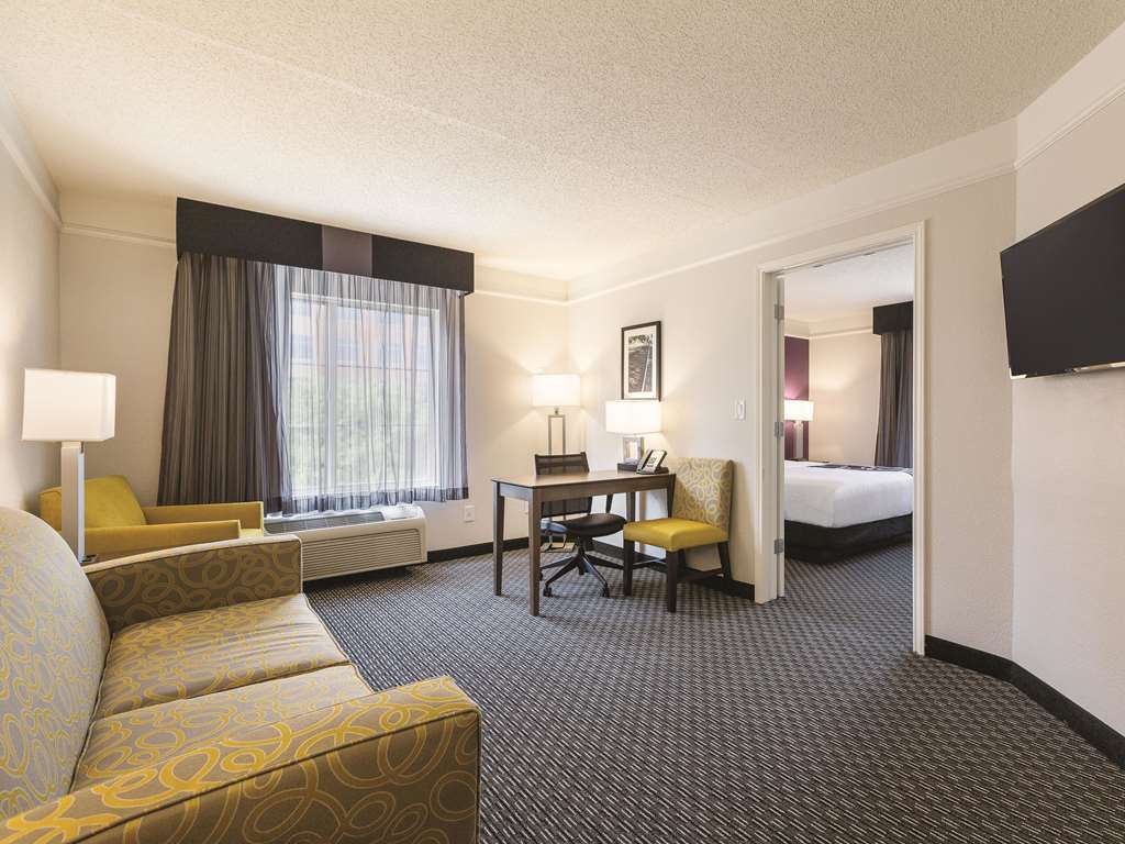 La Quinta Inn & Suites by Wyndham Dallas Plano West - photo 28