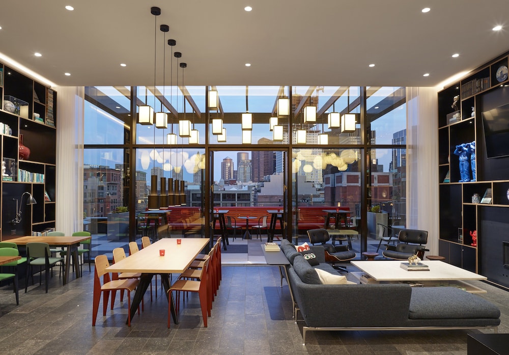 CitizenM Boston North Station Hotel - photo 18
