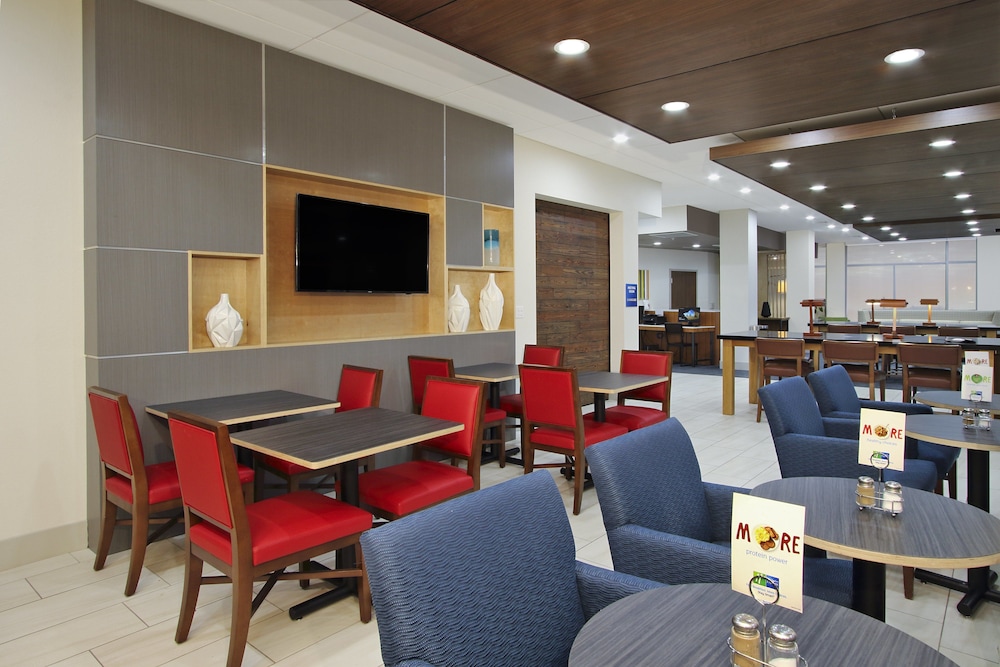 Holiday Inn Express & Suites Brookshire Katy Freeway by IHG - photo 19