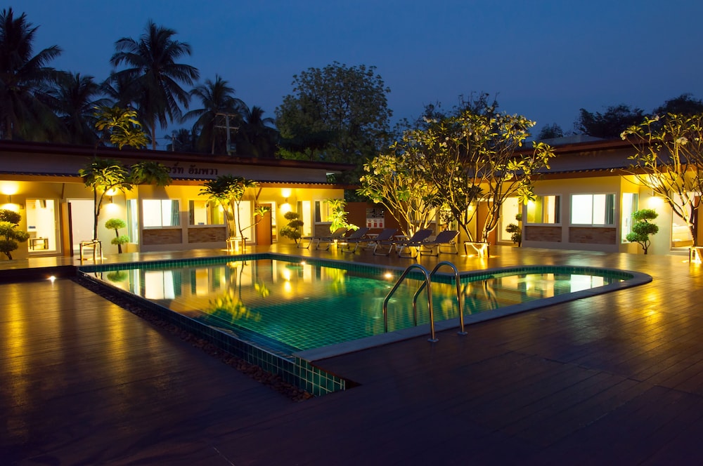 Thongchai Resort in Amphawa, Thailand