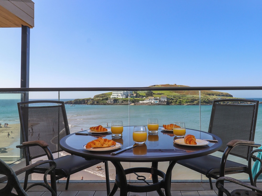 14 Burgh Island Causeway — 4-Star Luxury Hotel in Kingsbridge, United Kingdom