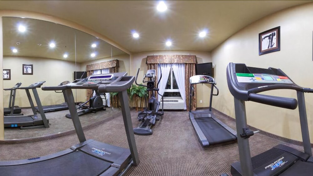 Holiday Inn Express & Suites Alexandria by IHG - photo 18