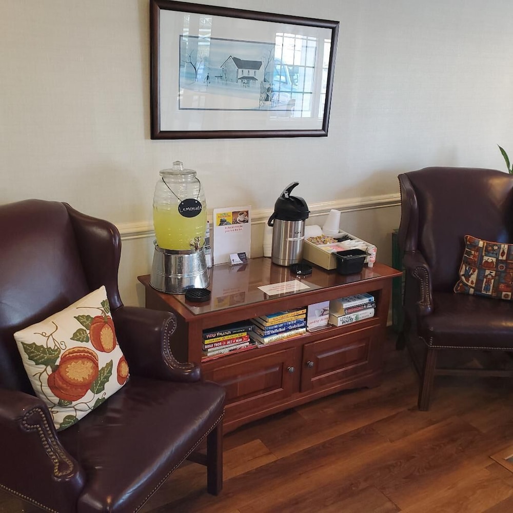 The Village Inn Harrisonburg - photo 4