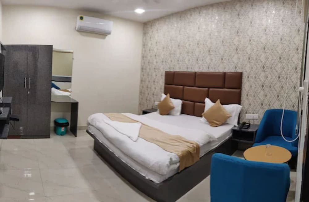 Goroomgo Mandakini Royale Kanpur in Kanpur, India