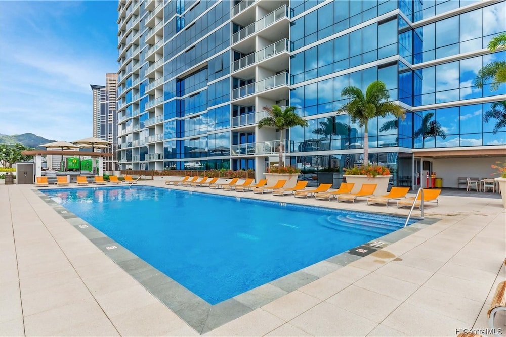 Luxury Oasis Residence — 4-Star Luxury Hotel in Honolulu, United States