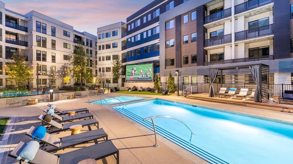 Landing at RED in Reno, United States