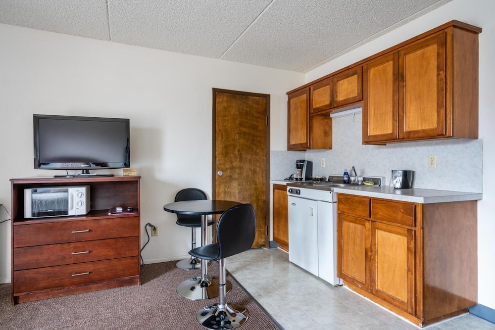 M&M Motel - photo 22