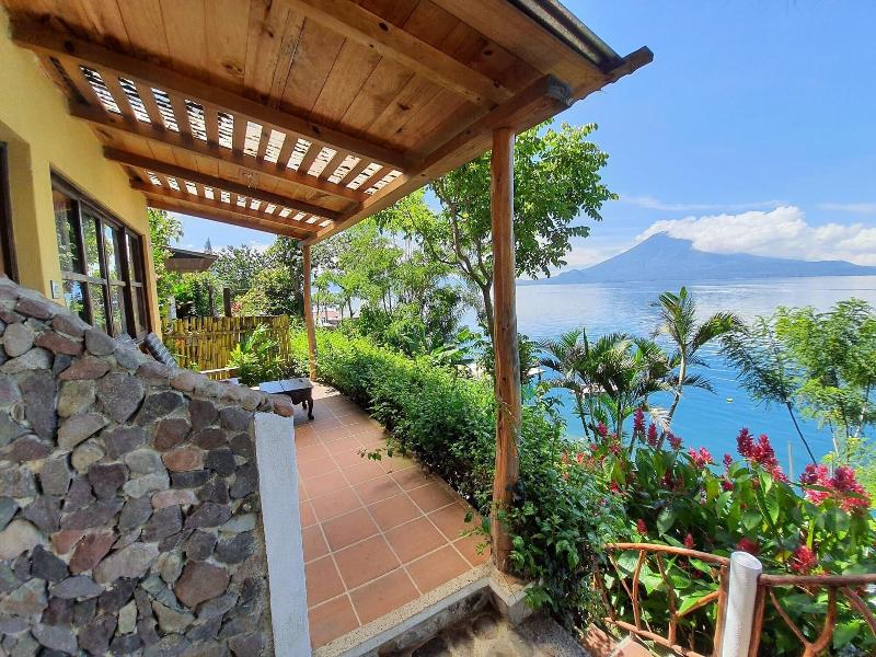 Hotel Arca de Noe in Santa Cruz La Laguna, Guatemala