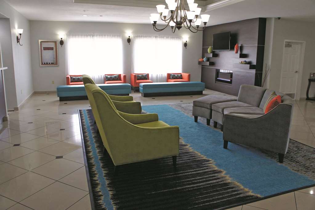 La Quinta Inn & Suites by Wyndham Orange - featured photo