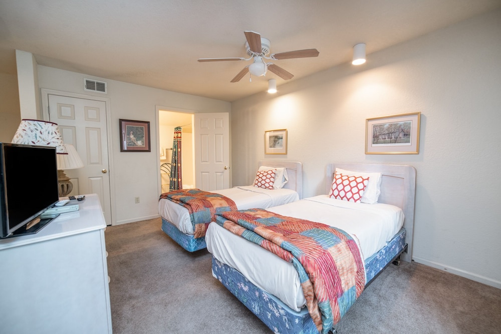 Pointe Royale Condominium Resort & Golf Course - photo 10