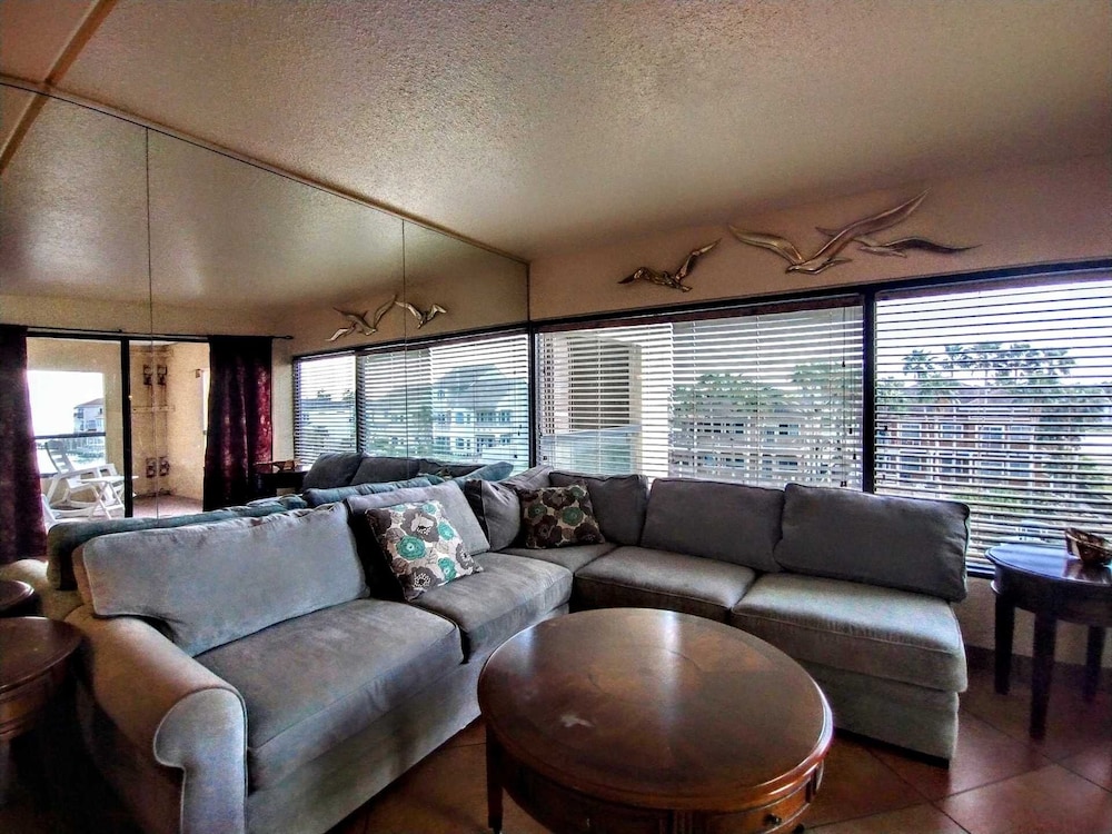 Landfall Towers 34 Minium 1 Bedroom Condo by RedAwning - photo 8