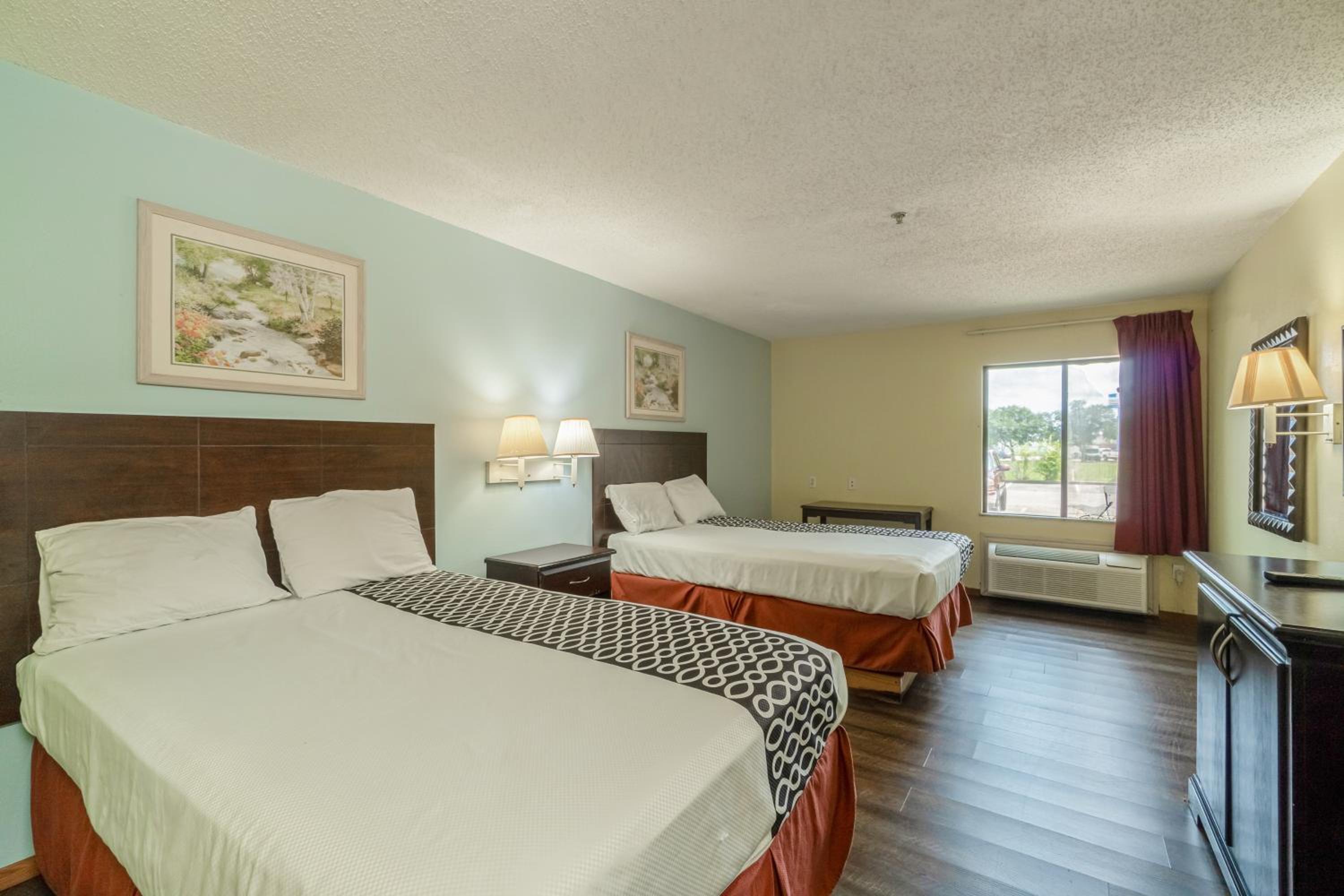 Capital O Fairway Inn Baytown La Porte TX - photo 6