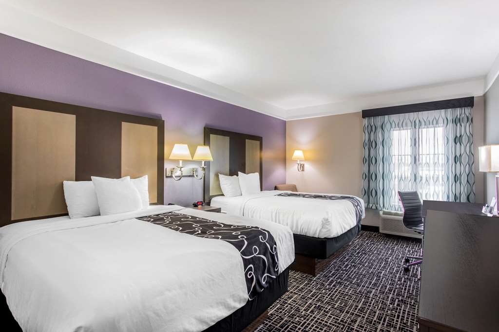 La Quinta Inn & Suites by Wyndham Fultondale Birmingham N - photo 15