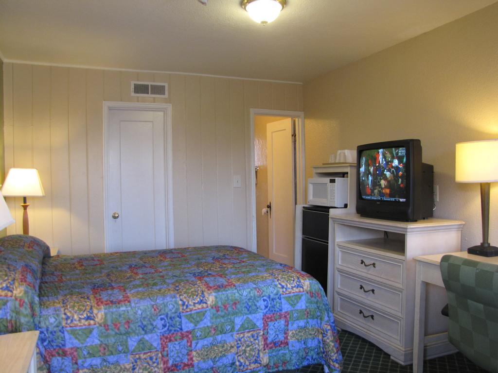American Inn Chico - photo 7