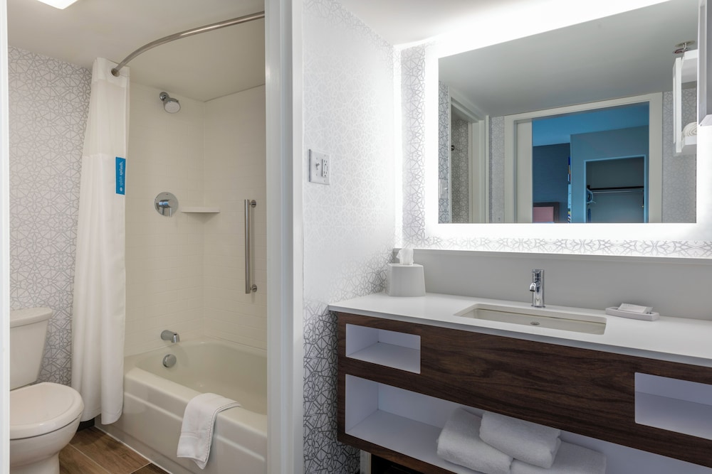 Hampton Inn by Hilton Manchester - photo 32