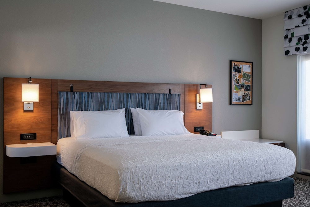 Hampton Inn & Suites Los Angeles Sherman Oaks - photo 27