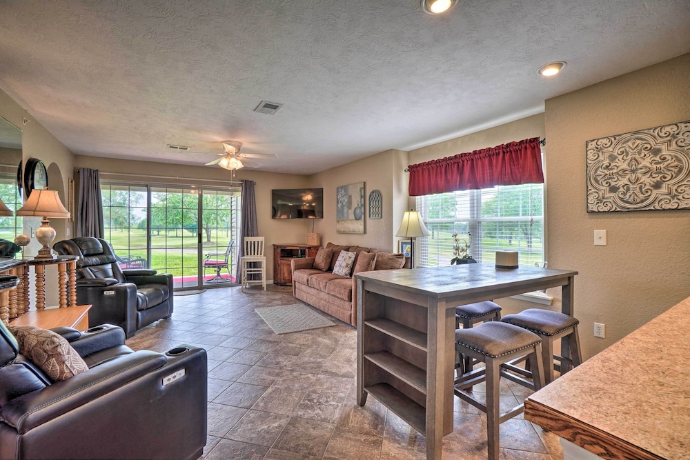 5 Mi to Holiday Shows Resort Condo in Branson - photo 5
